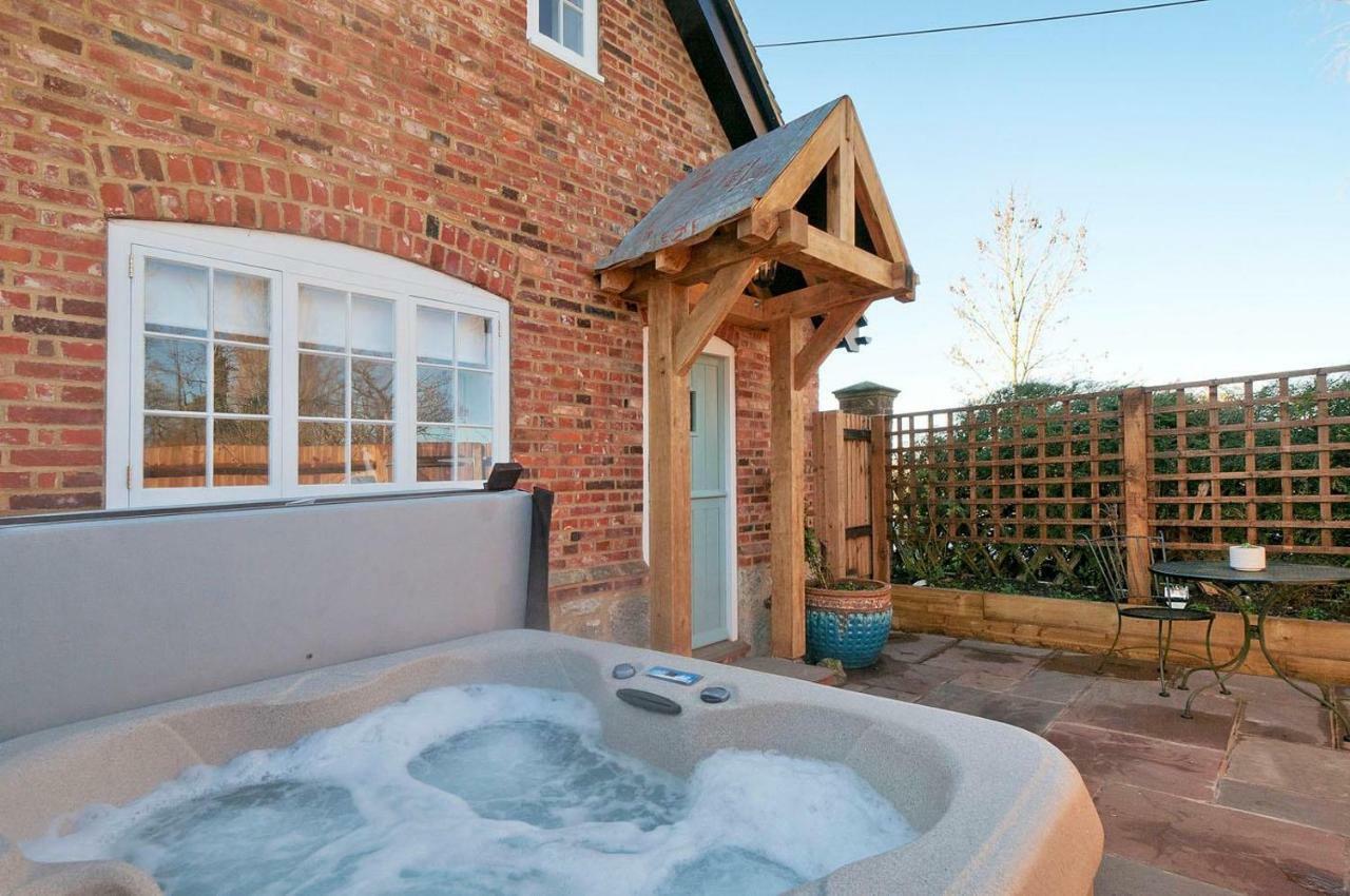 Willa The Annexe With Hot Tub Maidstone Zewnętrze zdjęcie